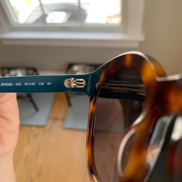 Salvatore Ferragamo sunglasses style SF836S